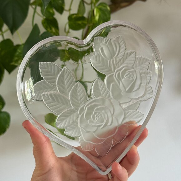 Vintage Clear Glass Heart Shaped Trinket Dish with Embossed Flower Design - Picture 9 of 9